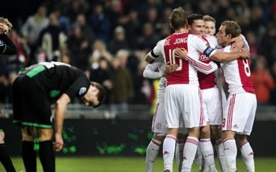 Аякс с шеста победа поред, само на точка зад ПСВ и Твенте