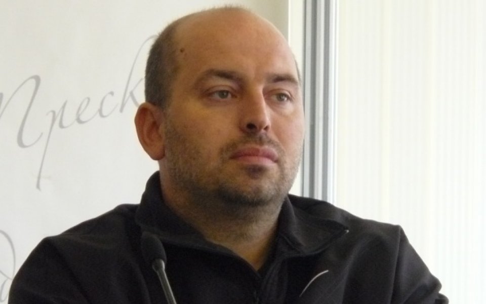 Левски търси център, Михайлов: Имам предвид няколко българки