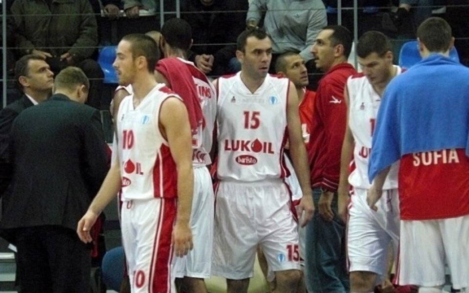 Лукойл Академик с девети успех за сезона