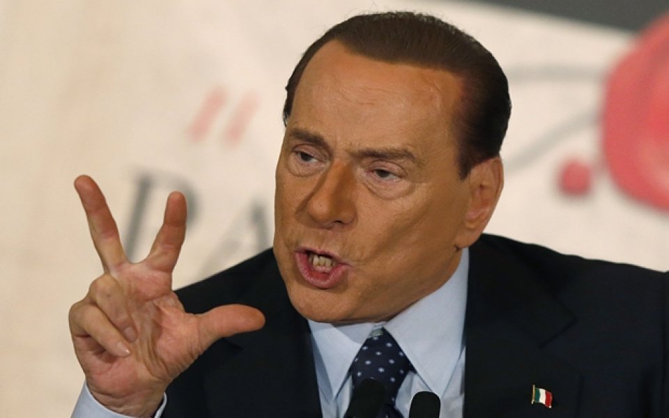 Берлускони нареди: Един измежду Пато и Робиньо остава