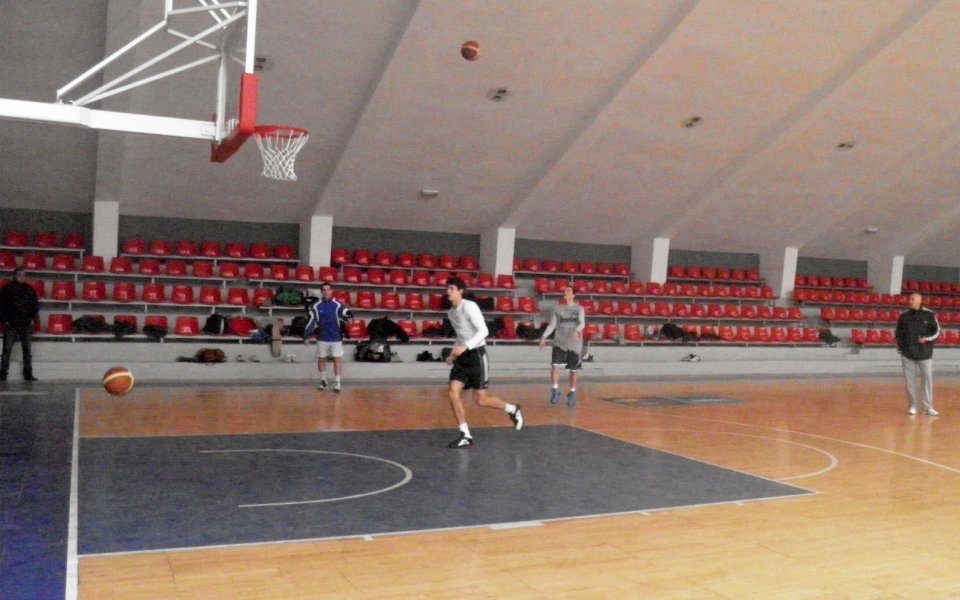 Младежите сефтосаха новата зала на ЦСКА