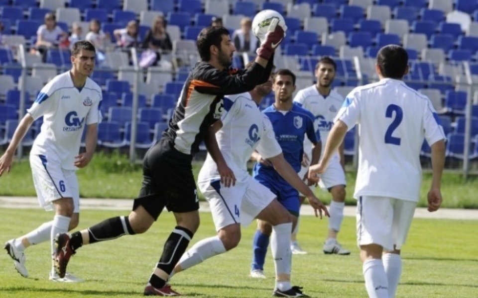Спартак Вн ще участва на турнира в Албена, „соколите“ се разделят с още един