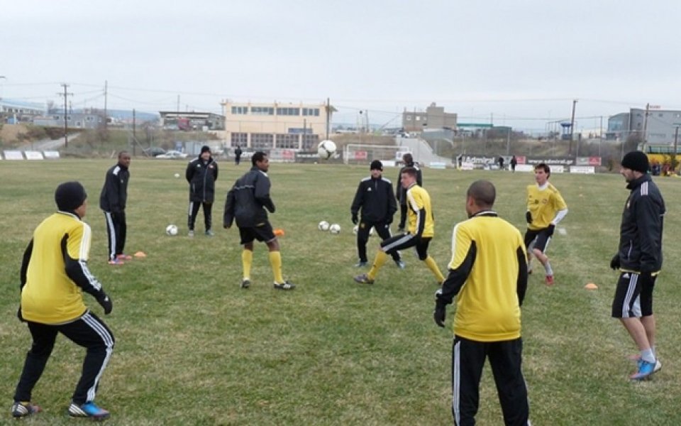 Иван Цветков отново тренира с топка, Ботев Пд се върна към двуразовия режим