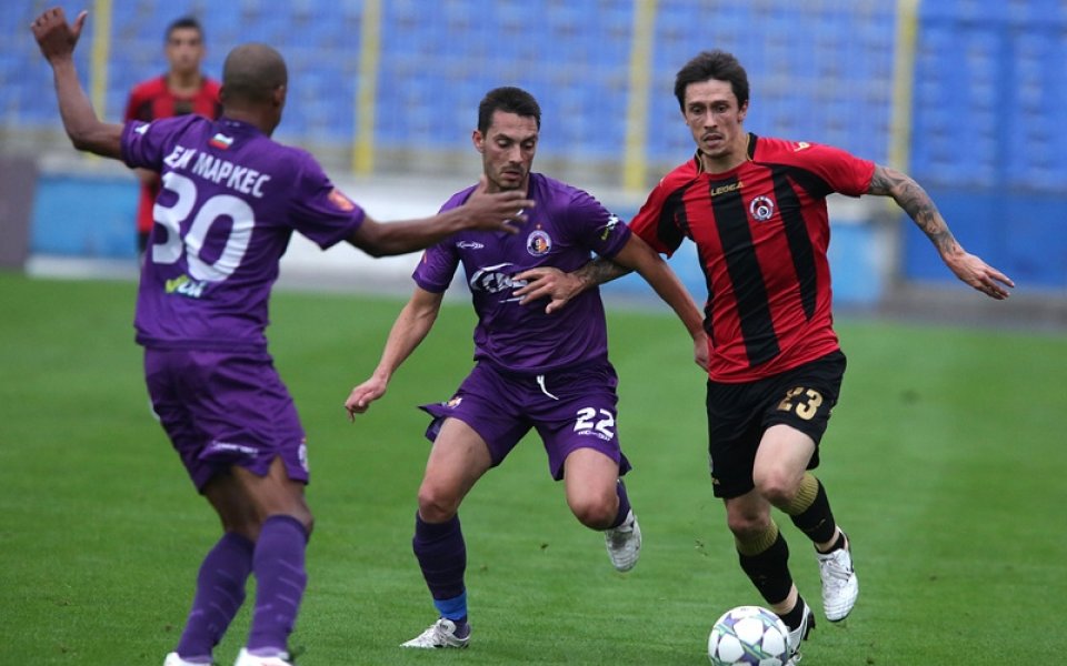 Четирима не тръгнаха с Локо Сф на лагер в Сандански