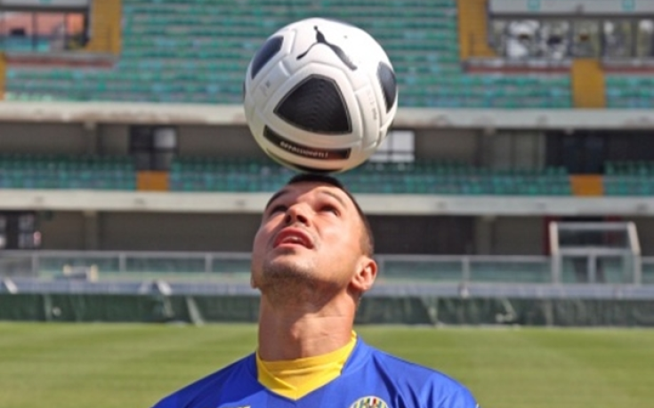 Божинов чака Селтик два дни, Виченца го изкушава с добра заплата и титулярно място