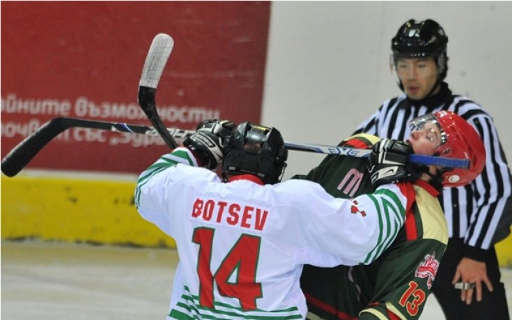 СНИМКИ: България удари Мексико пред 1200 зрители в Зимния дворец