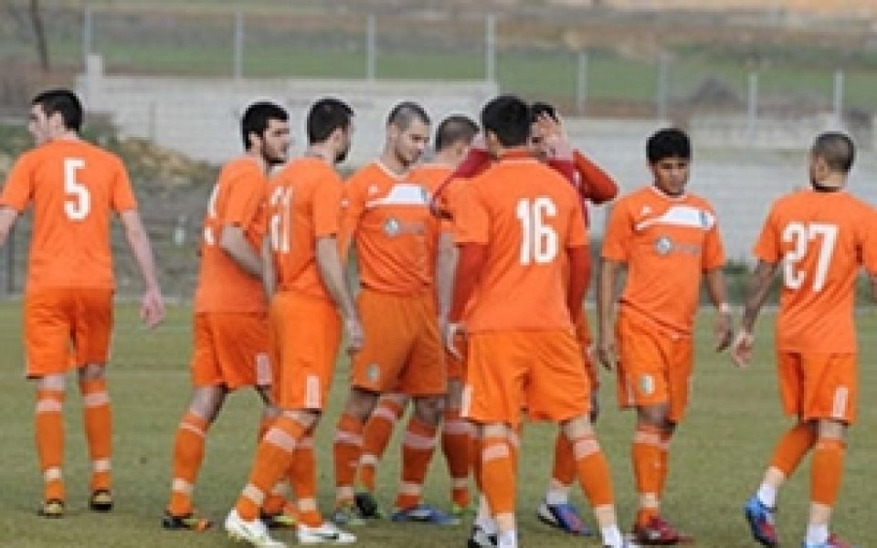 Литекс направи 1:1 с Ираклис, съдия лиши 