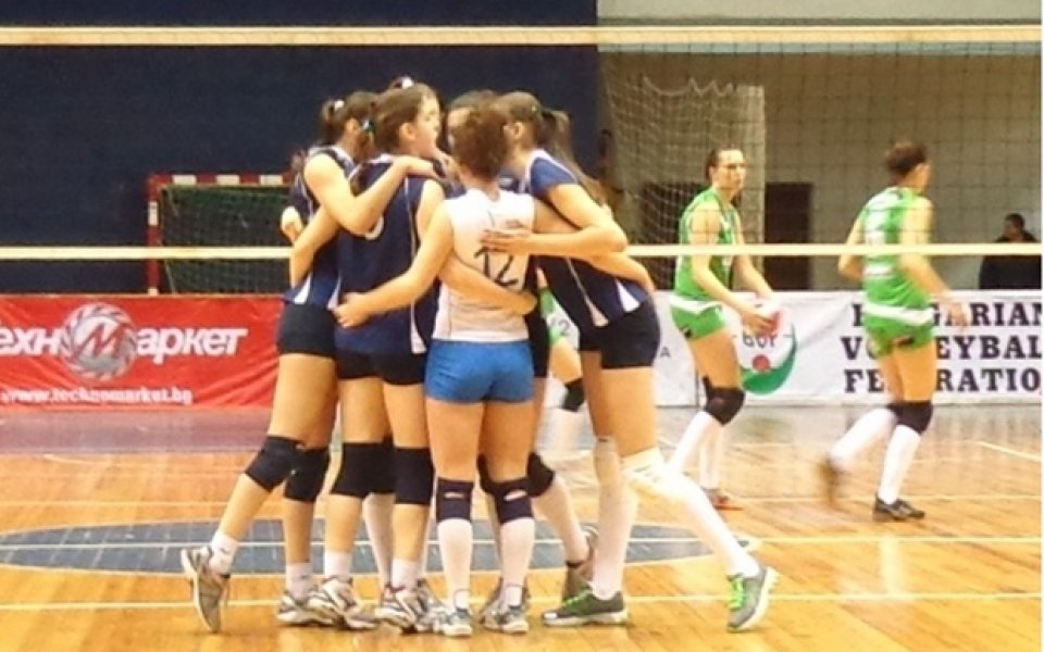 Левски нанесе тежка загуба на Казанлък в първото дерби в “Христо Ботев”