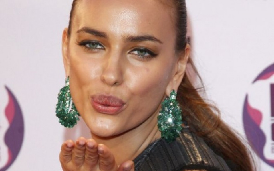 СНИМКИ: Прелестната Ирина с нова колекция бельо за Свети Валентин