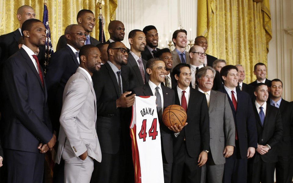 СНИМКИ: Барак Обама прие шампиона Маями