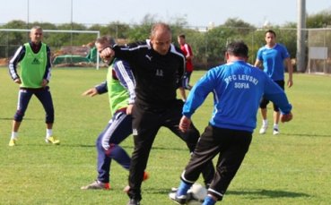 Левски победи Мордовия на Доринел Мунтяну в демонстративен мач