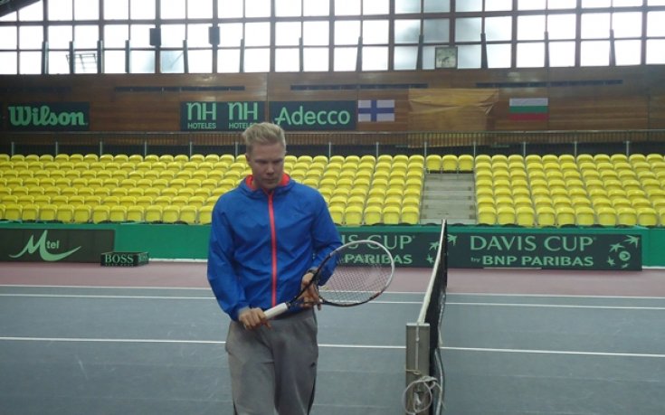 СНИМКИ: Григор тренира с баща си, но и с новия си треньор в София