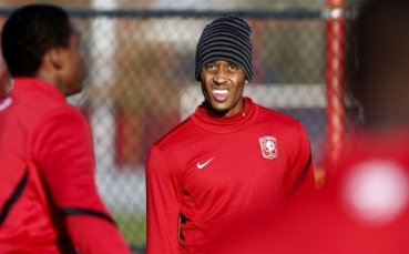 Евертън се отказа от Лирой Фер