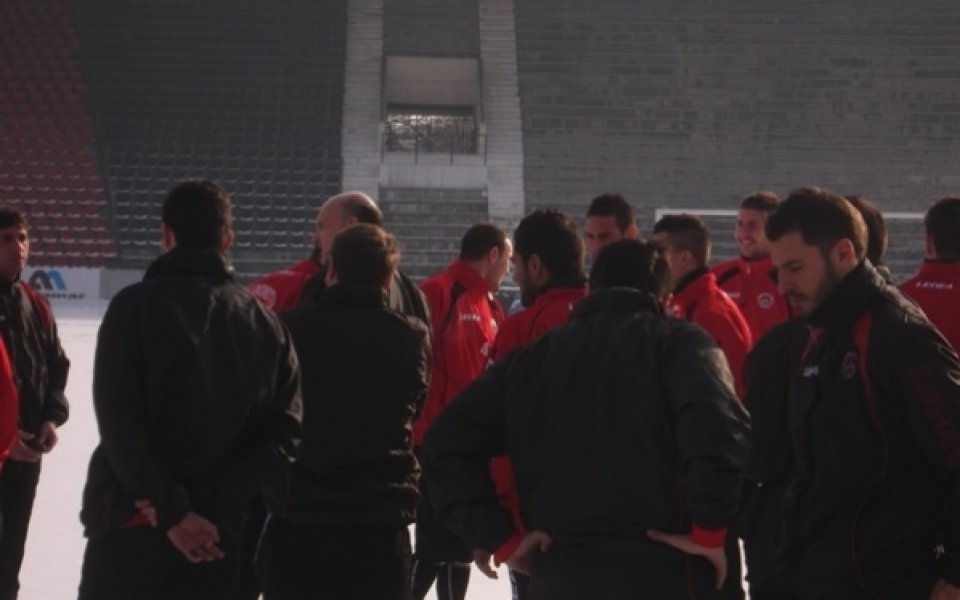 Локо София пристигна в Алания, ще дели покрив с Локо Пловдив и Черно море