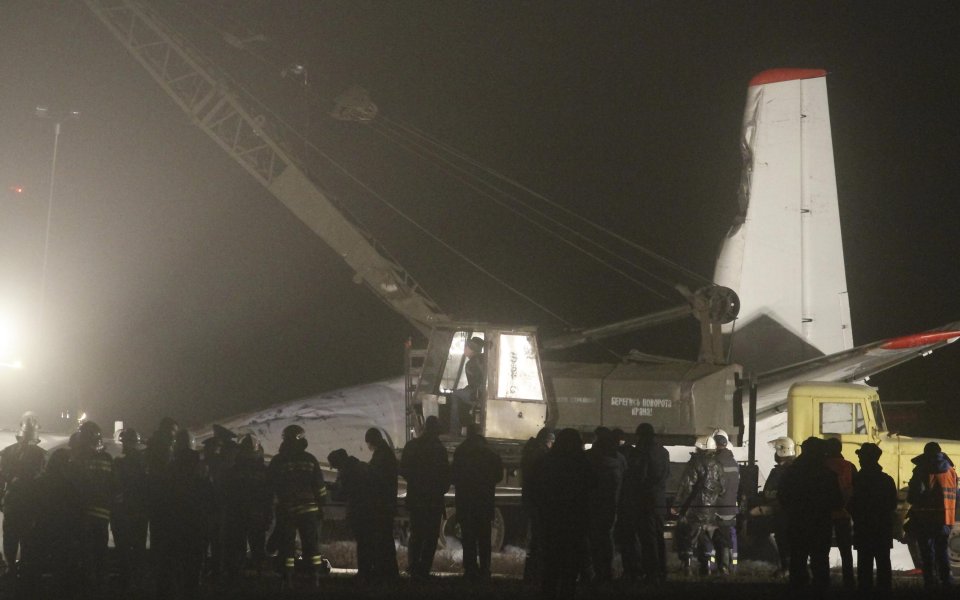 Поне четирима загинали след катастрофа на самолет с фенове