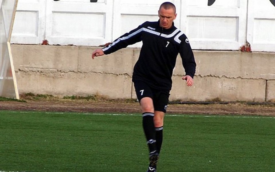 Играл на Анфийлд премина в Локо Пд