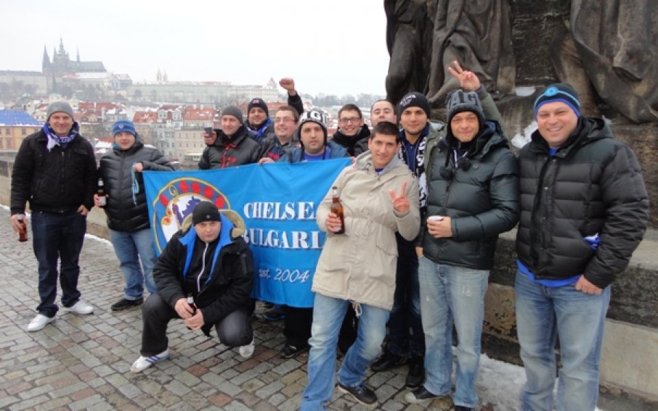 СНИМКИ: Голяма група български привърженици подкрепи Челси в Прага