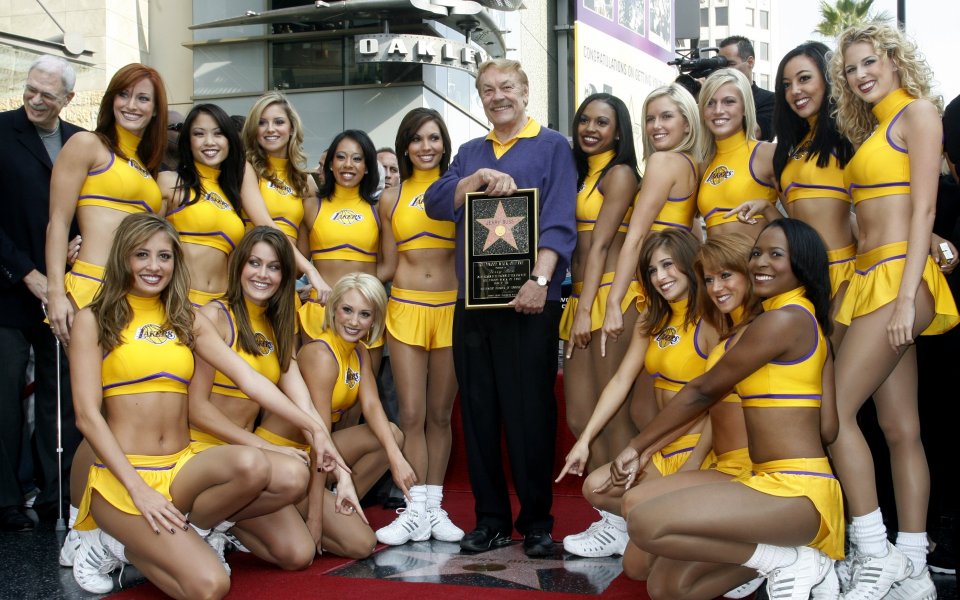 Почина легендарният собственик на ЛА Лейкърс д-р Джери Бъс