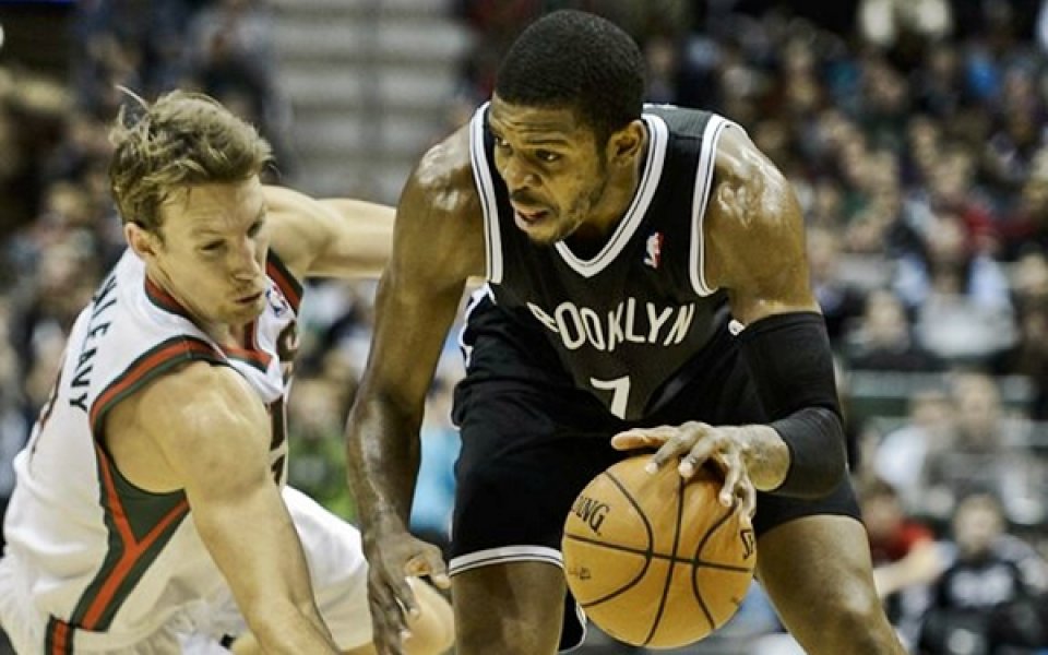 ВИДЕО: И в НБА се случва – счупено табло не попречи на Торонто да бие