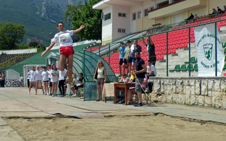 С 10 000 лева повече за спортните клубове във Враца