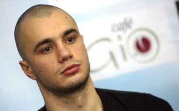 Симеон Чамов тръгна с убедителна победа на Европейското