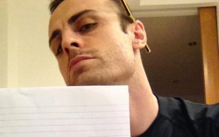 СНИМКА: Бербатов пак се развихри през скицника