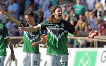 Торстен Фрингс окачи бутонките