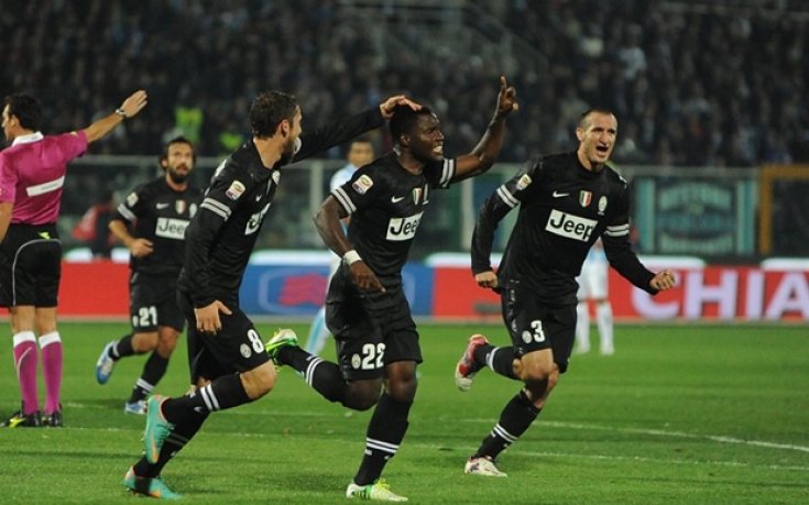 Яйца, бутилки и камъни летяха по автобуса на Юве