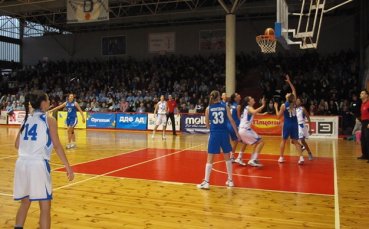 Левски сложи край на домакинската серия на Хасково 2012