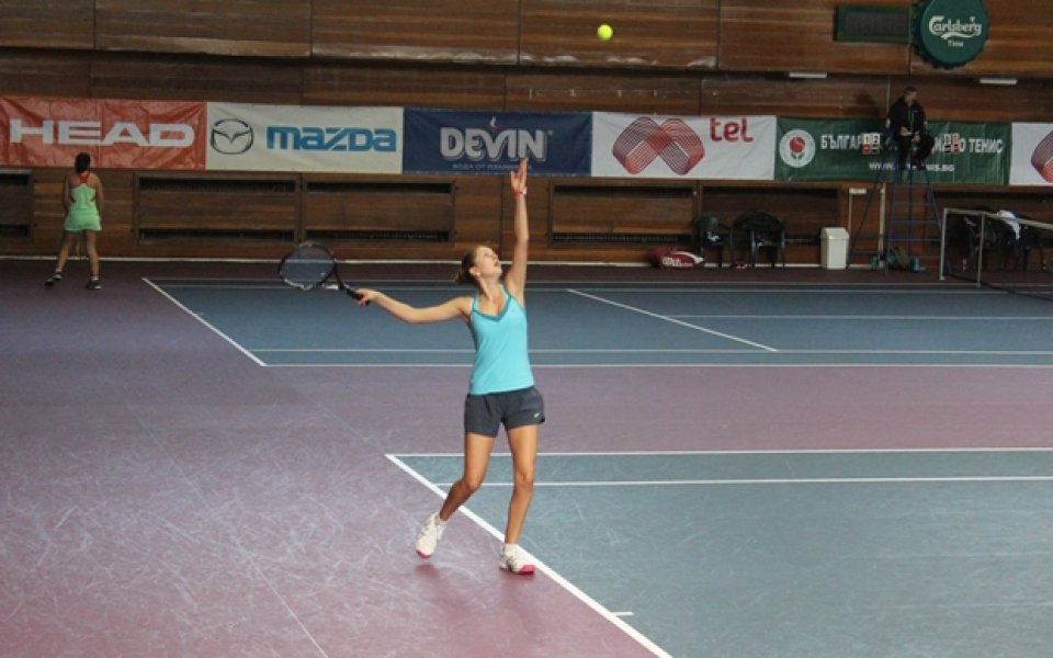 Ботушарова срещу Златанова на финала на държавното първенство по тенис в зала
