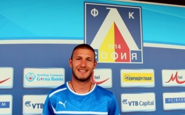 Димитър Везалов с травма на коляното, болният Старокин не тренира