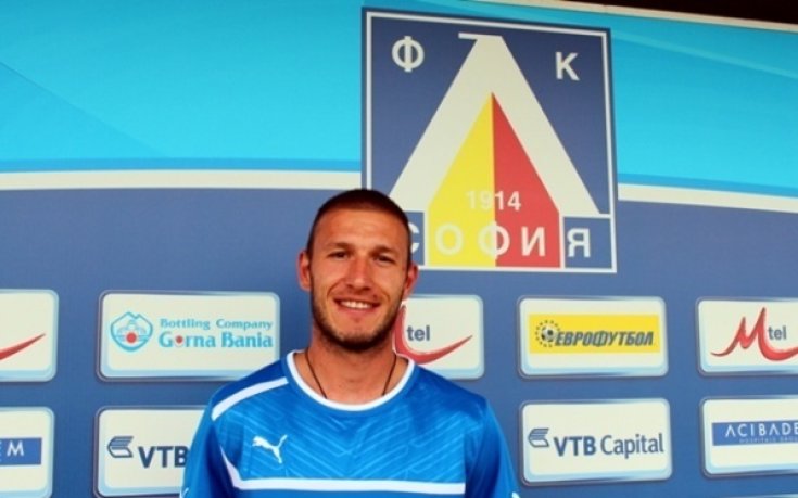 Димитър Везалов с травма на коляното, болният Старокин не тренира