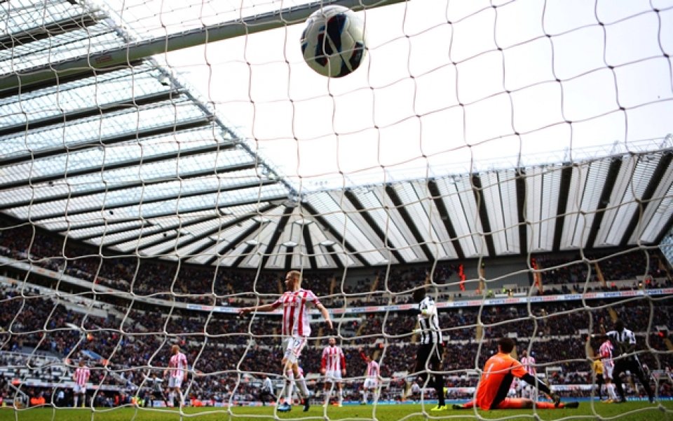 Късен гол донесе победата на Нюкасъл над Стоук Сити