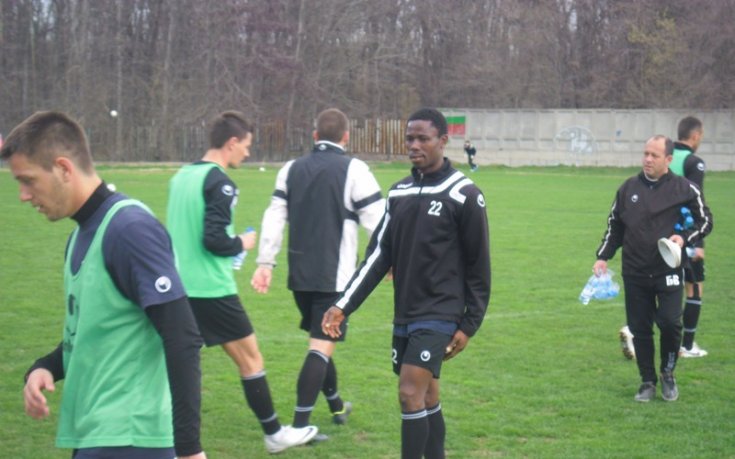 Бивш ганайски национал пристигна на проби в Локомотив Пловдив