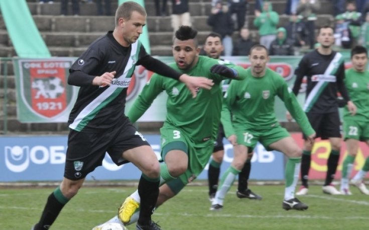 Ботев Вр и Локо Сф завъртяха хикс, съдията отново ядоса домакините