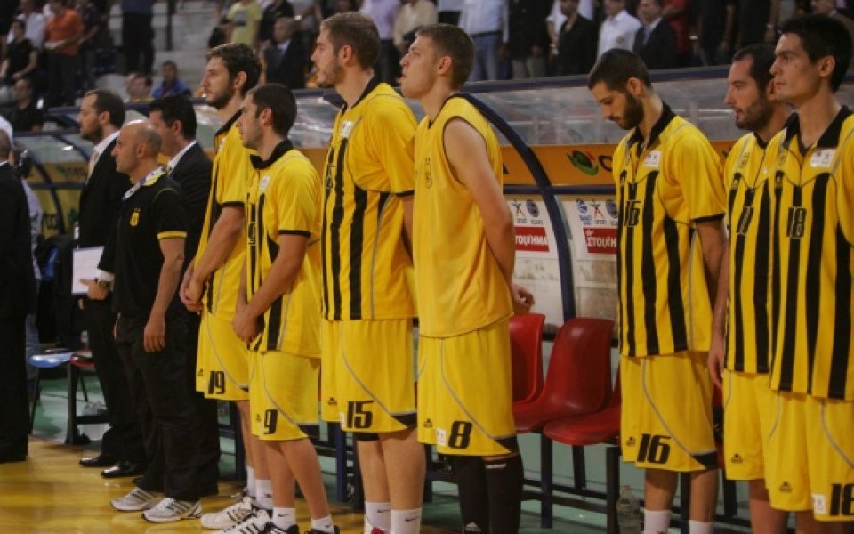 Везенков с добър мач, но Арис падна в дербито на Солун