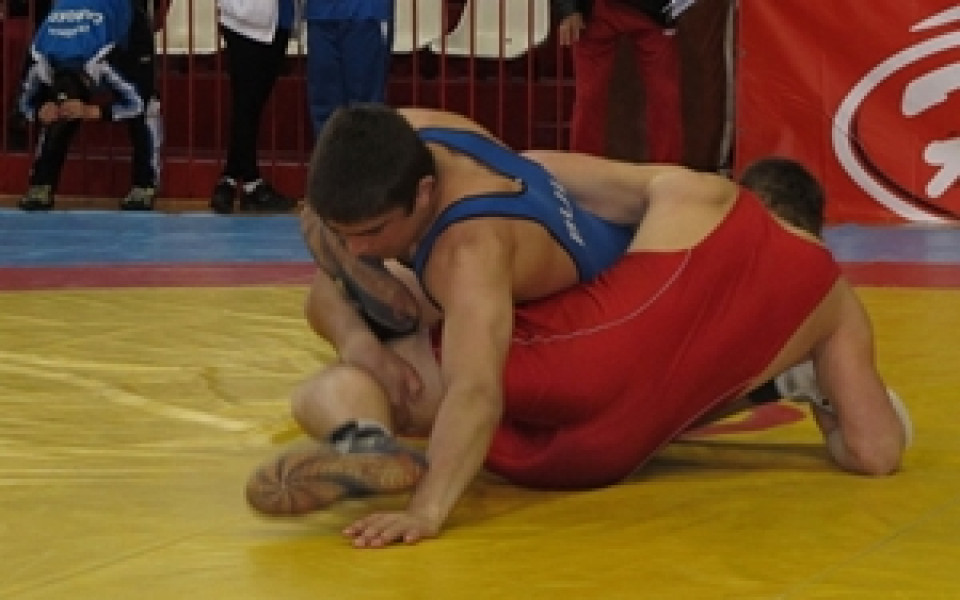 Владимир Дубов осигури втори медал за България от ЕП по борба