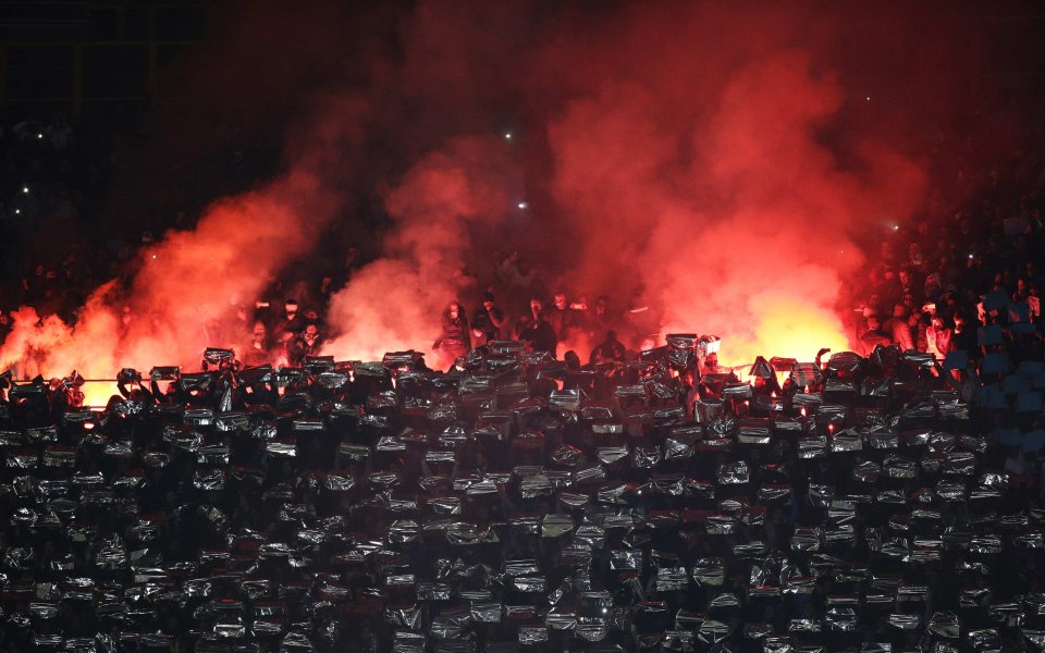 Наполи може да бъде изхвърлен от Европа заради проблем със стадиона