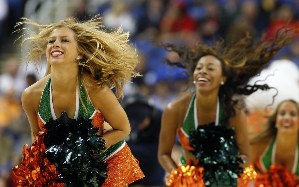 Бивша мажоретка в ареста за блудство с малолетен