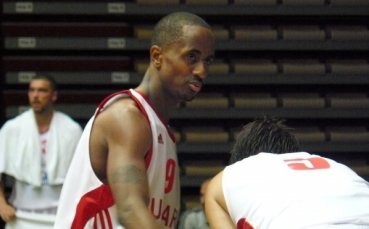 Двама американци с покана за националния по баскет