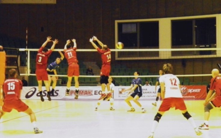 Марек и Нефтохимик ще определят в събота кой ще играе на финала срещу Габрово