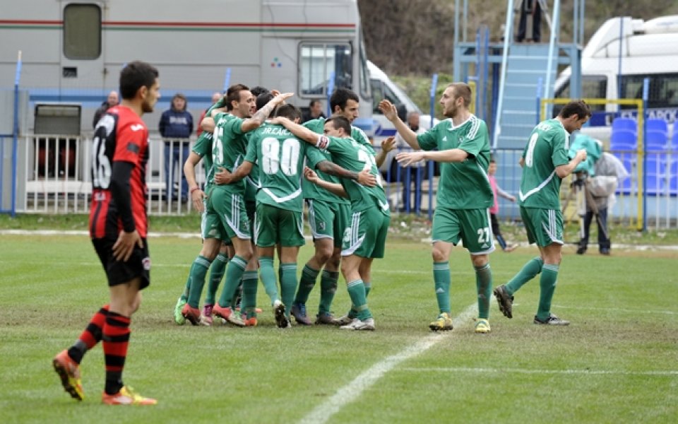 Лудогорец би трудно 10 от Локо София и дръпна с 4 точки пред Левски