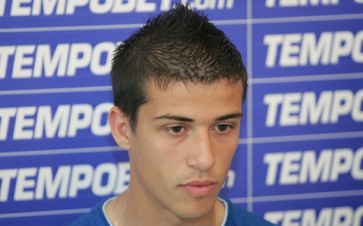 Етър изгони младежки национал и защитник, остана само с двама българи