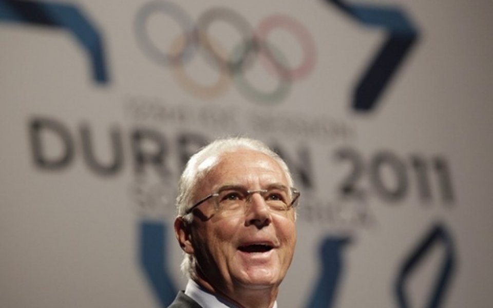 Бекенбауер се извини на „пенсионера“ Буфон