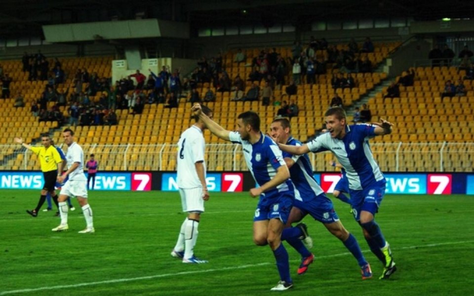 СНИМКИ: Черноморец с първа победа за 2013, би трудно Монтана