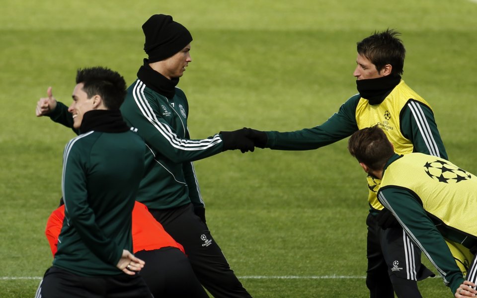 Реал вече в Истанбул, Флорентино Перес води делегацията