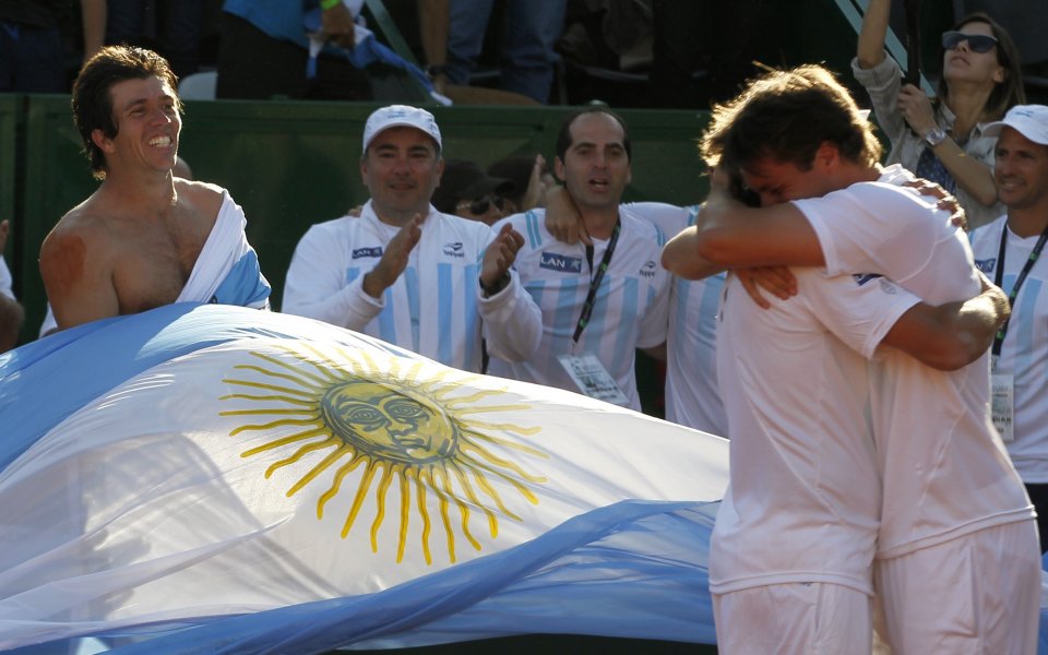 Аржентина пречупи Франция в решителния пети мач за Купа Дейвис