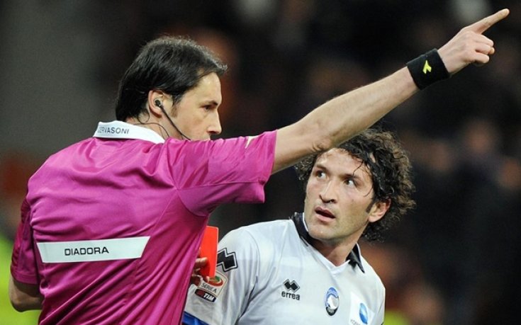 В Италия също погнаха реферите си