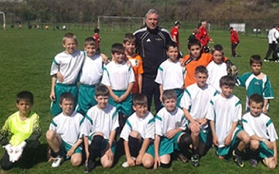 Стоичков надъхва детския тим на Литекс