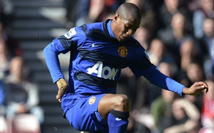 Манчестър Юнайтед загуби Ашли Йънг до края на сезона